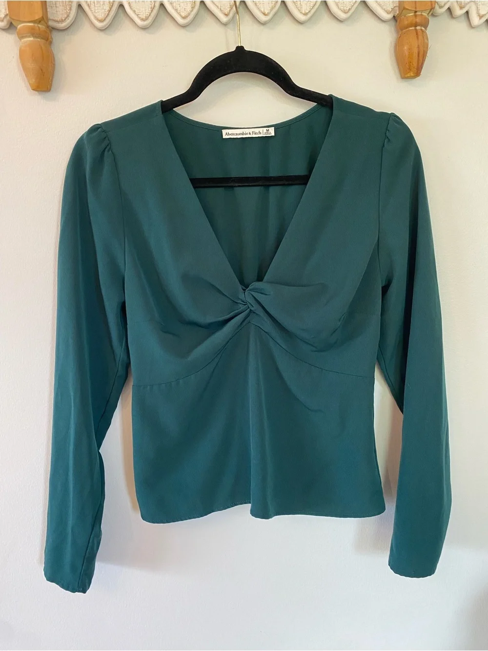 Abercrombie & Fitch Emerald Green Twist-Front Long Sleeve Top - size medium